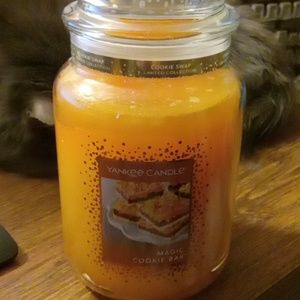 YANKEE CANDLE 22OZ JAR IN MAGIC COOKIE BAR HTF